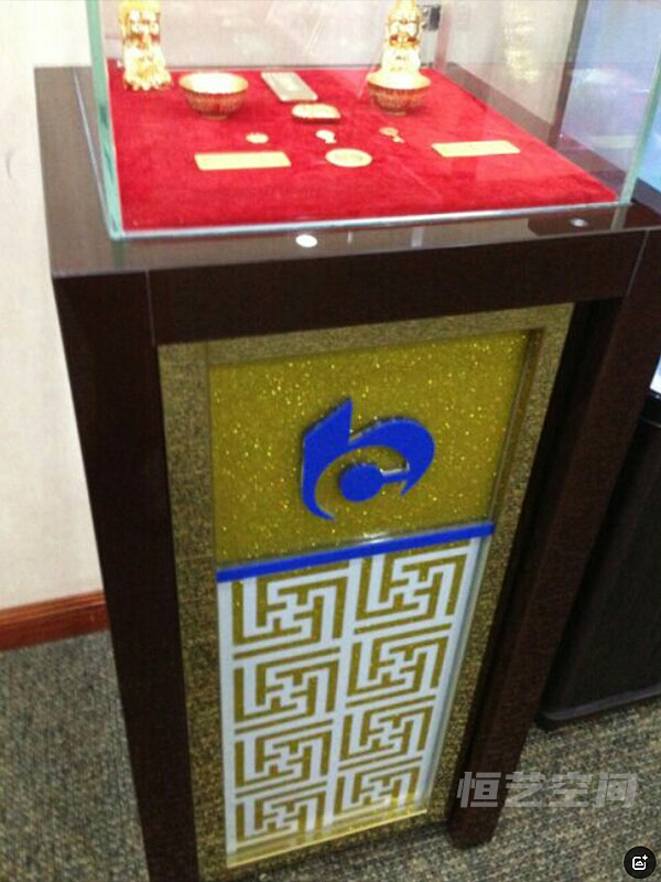 交通银行金属展柜2.jpg