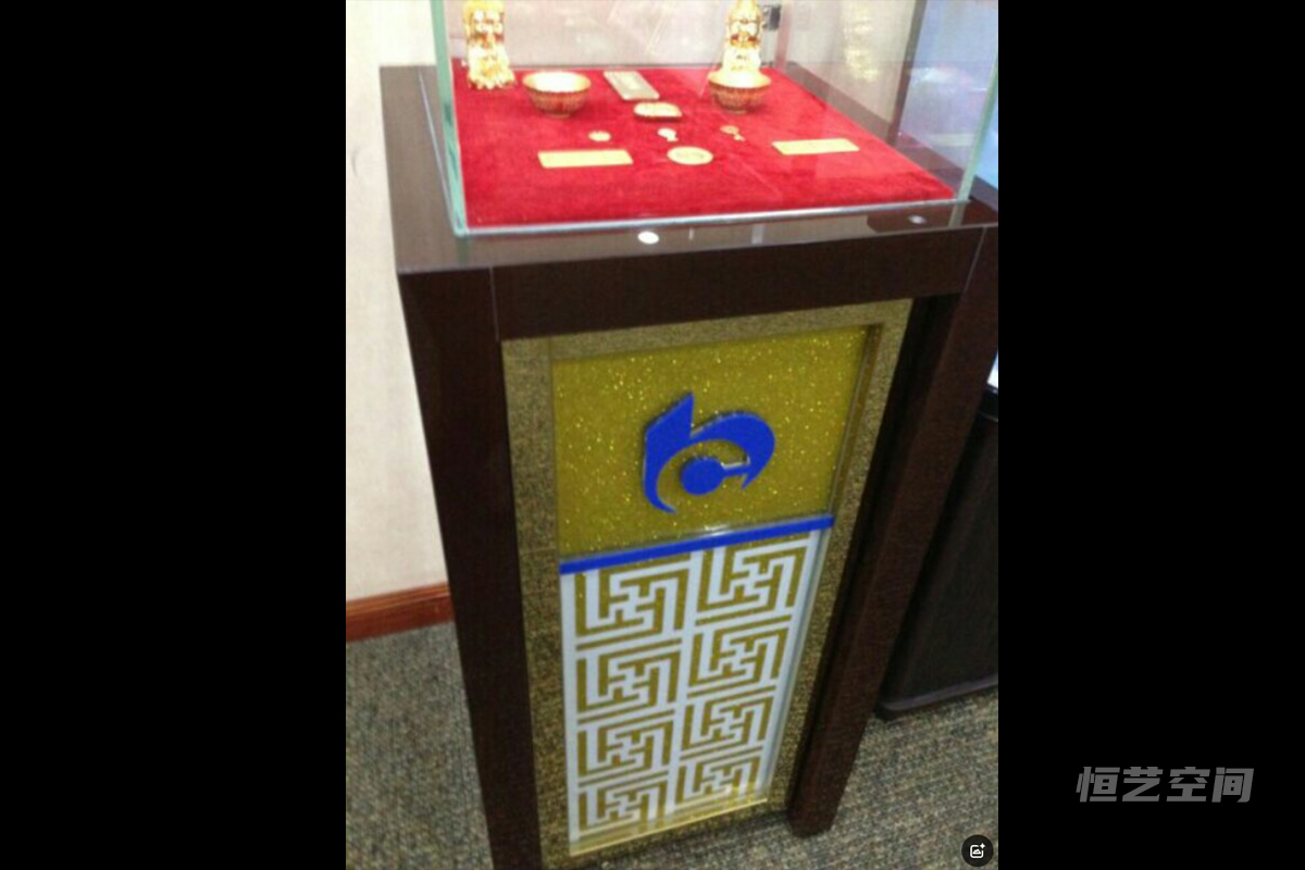 交通银行金属展柜